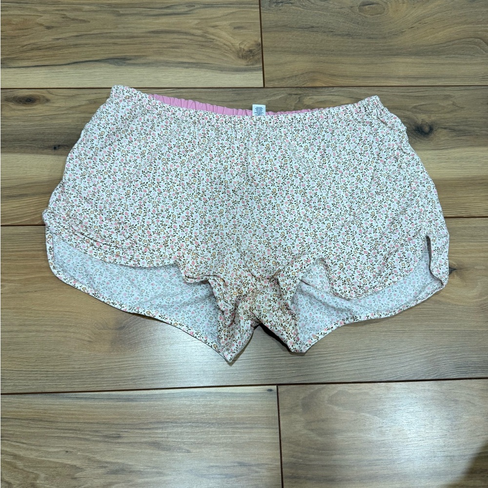 GAP Women's Floral Athletic Shorts - Pink and White